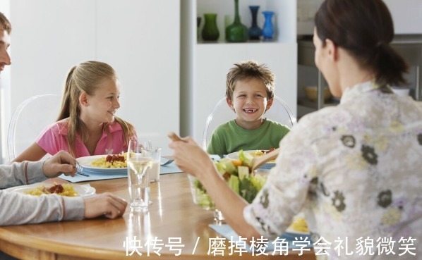 食物|立秋后,别再给宝宝这样喝水,容易脾虚积食,影响孩子发育和长个