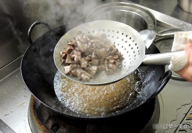 麻辣|厨师长分享香辣猪心正确做法，脆嫩滑口无腥味，麻辣鲜香又下饭