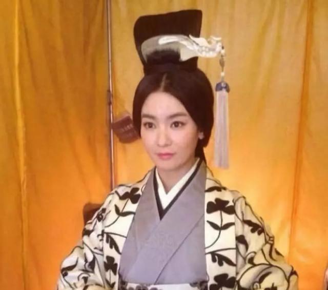 邓绥|十五岁进宫，二十五岁成太后，她大力任用外戚，为何还被后人赞赏