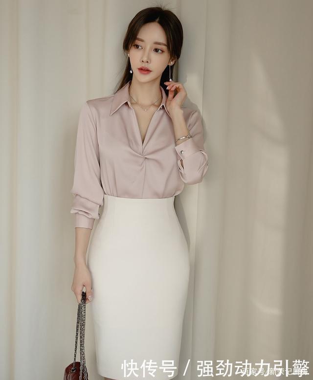 裙子|时尚服装孙允珠浅粉色丝绸光滑雪纺衬衫搭配纯白及膝裙子