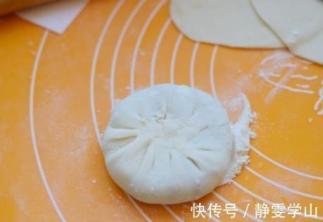 西葫芦|这菜1块5一斤,秋天要多吃,鲜嫩营养还润秋燥,入馅烙饼吃特香