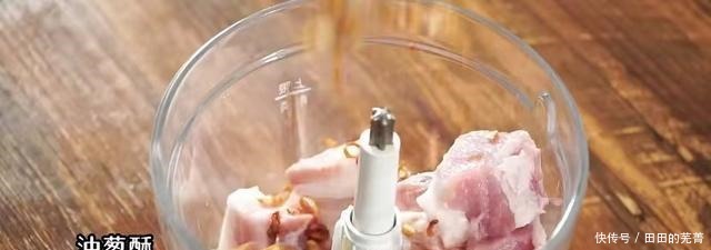 解锁爆汁豆腐新做法,油葱酥的加入,提升美食的灵魂