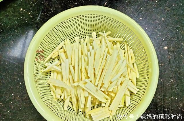 甜润|冬后,抓紧吃这碱性菜,甜润脆爽低脂饱腹,3元一斤,比莲藕好吃