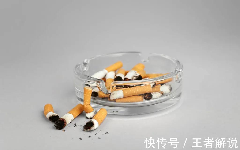 头晕|中风已盯上年轻人，突然头晕、走路不稳有这些症状，赶紧就医