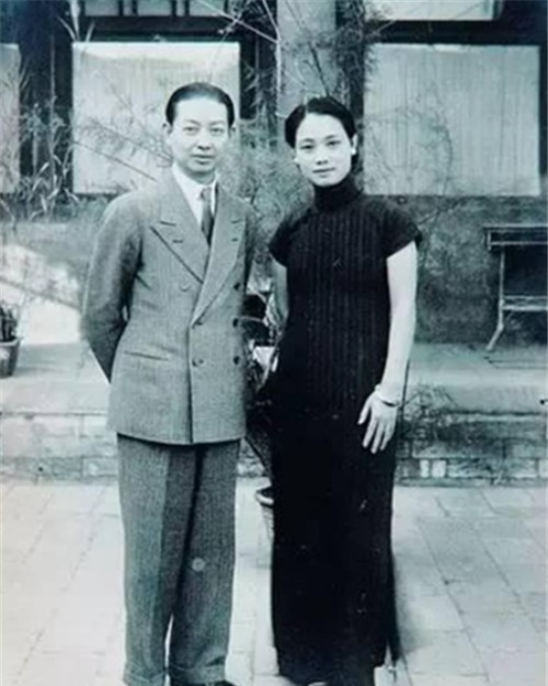 民国最成功二房,以正妻名义娶进门,赶走大房,还将三房拒之门外