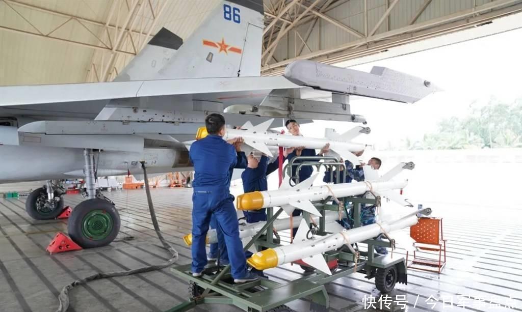 我军|数10枚空空导弹,近百名飞行员,我军大规模导弹实射给谁看?