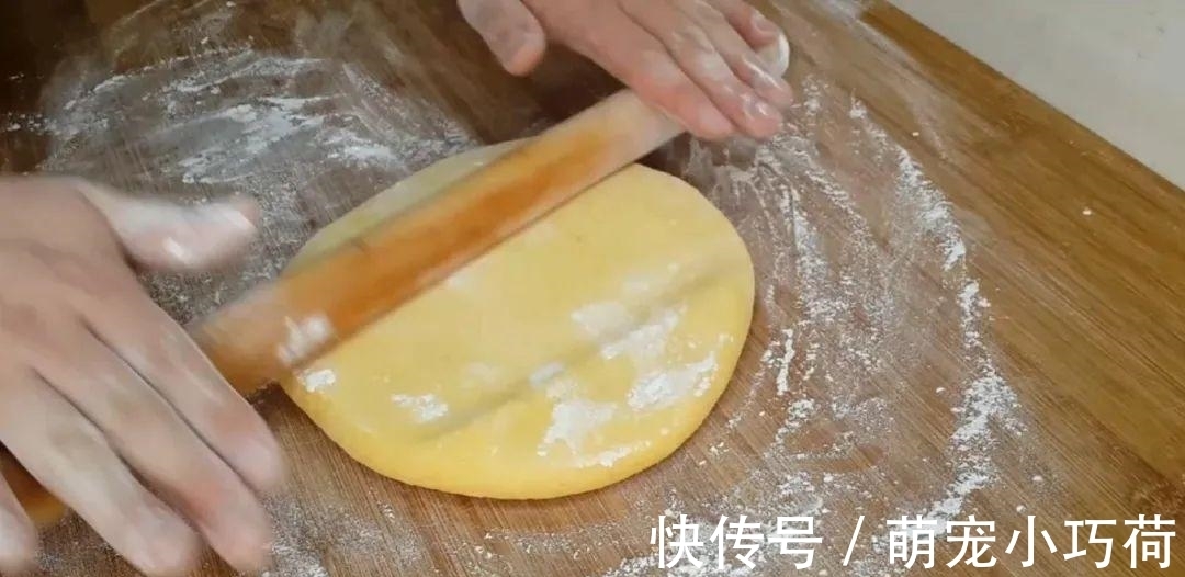 保鲜膜|1个红薯,3勺面粉,不用一滴水,做出创意小吃,保证孩子天天嚷着吃