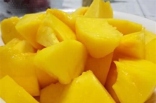 女性不愿被叫老太婆，多吃3种食物，能润肠排毒、延缓衰老