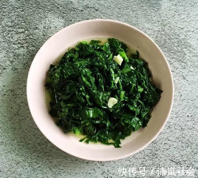 加料酒|老爸来串门,我准备了几道菜,花钱少吃得香,朋友好吃才是王道