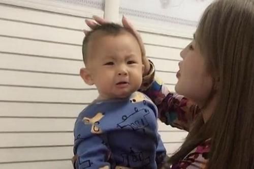 婴儿车|爸爸带娃已成历史,小姨带娃才让人哭笑不得!网友:太现实了