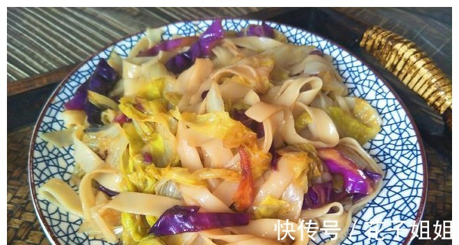 炒面条|家常炒面条的方法，多加1步，面条不坨，爽滑入口，不用买着吃了！