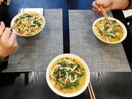 春天这菜特鲜嫩,看见别手软,有钱买不到,随便一炒自带清香