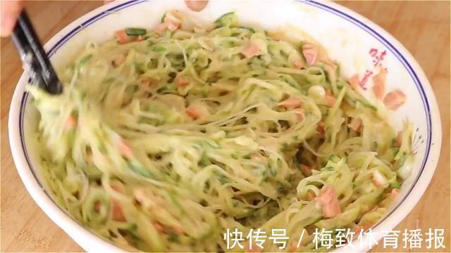 早餐|1根萝卜3个鸡蛋,用筷子搅一搅,营养丰富,五分钟搞定家人早餐