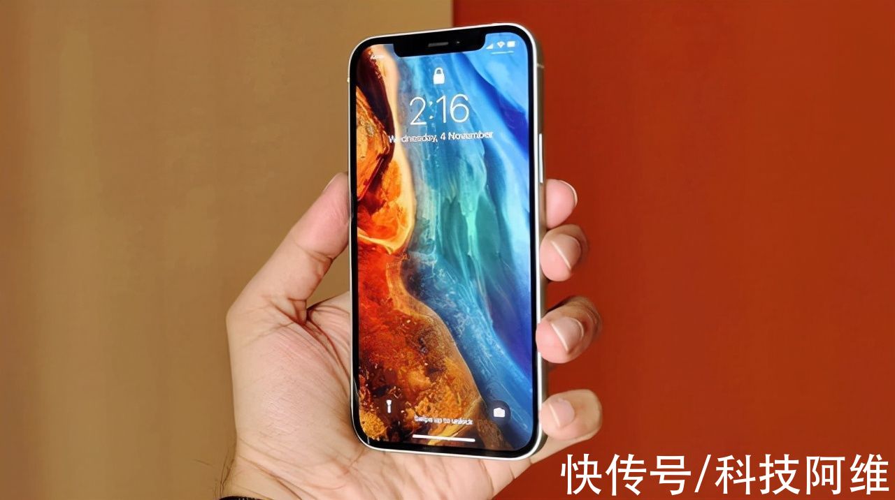 iphone|从6299元跌至3989元，苹果A14+1200万，还有顶级IP68防尘防水