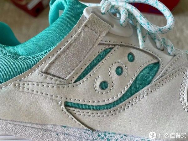 配色|Sneaker 篇一百一十八：Saucony Azura OG和Grid 8500开箱