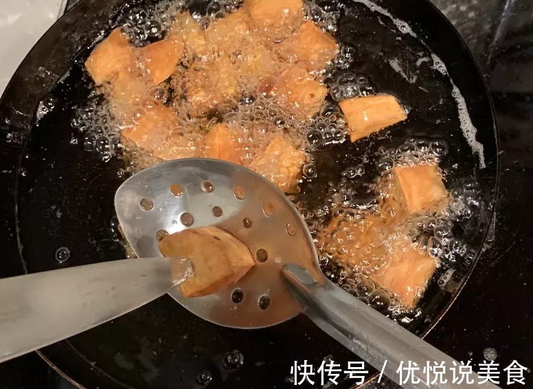 饭后甜品小吃,大叔教你韩式拔丝地瓜,香甜酥脆,只需几步就搞定