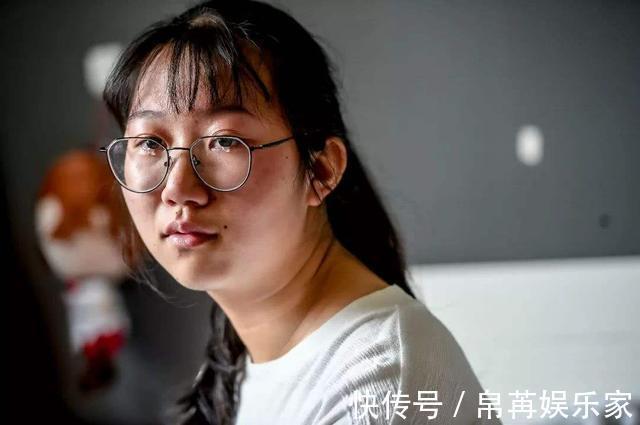 弟弟|“女儿,2岁弟弟交给你了”,女儿的回答让年过半百的父母心凉