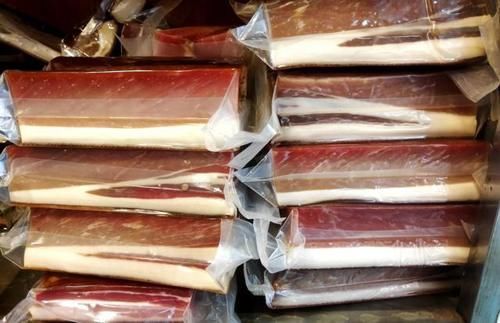 土家腊肉，蒸炒煎炖，样样美味，一年四季，吃得开心开怀