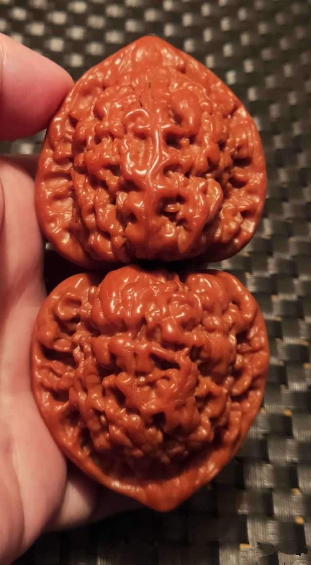 核桃|文玩核桃返油就不能盘?大错特错!这3个理由让你无法拒绝盘玩!