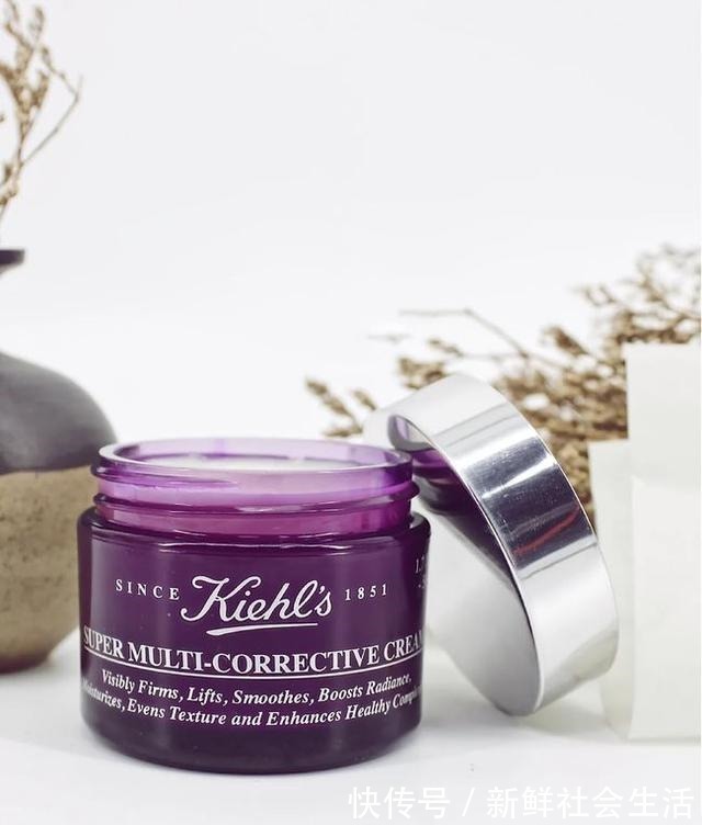 面霜 有些女人50岁都不显老,她们都怎么保养这几款面霜补水抗皱紧致!