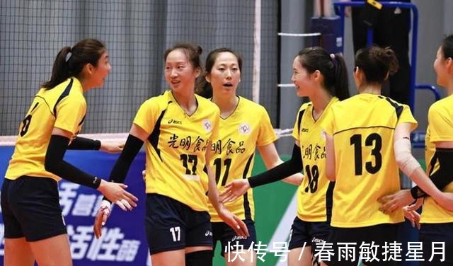 辽宁女排|上海女排迎联赛首秀，拉尔森未亮相集体合照，金软景喊出冲冠目标