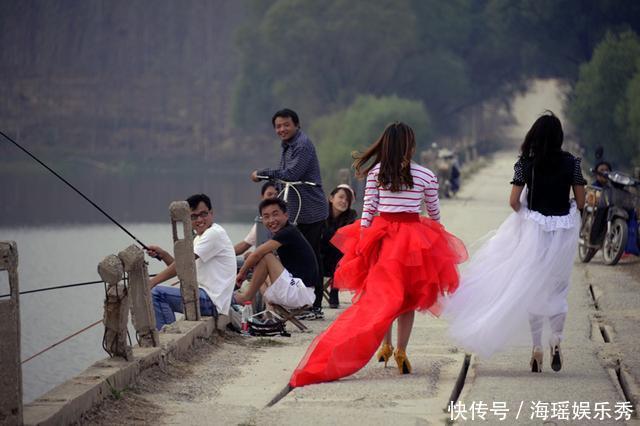 垂钓|农村怪现象：不喝小酒不打牌，钓鱼的人却越来越多，这是为何？