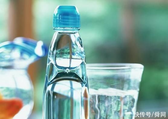 多喝水有利于健康，但这几种水不适合喝，注意了!
