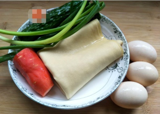 3个鸡蛋，2张豆腐，独特做法，3分钟出1张大饼，解决全家人的早餐