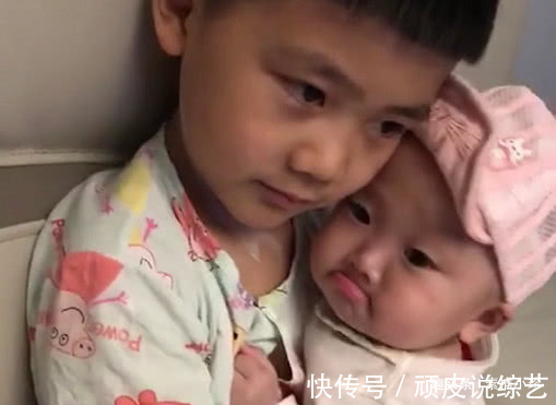 妹妹|“小暖男哥哥”贴心照顾妹妹火了,被哥哥宠溺的小眼神融化了!