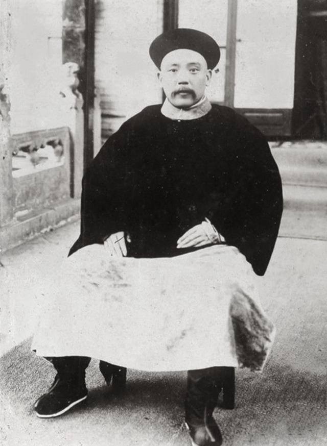 贪官|这才是清朝官员真实形象:个个好大的官威,图9才是大贪官和珅真实相貌