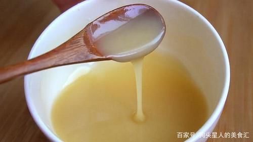 和面|外面买的鸡蛋饼为什么这么软，和面和烙饼有秘诀，学会可以出摊了