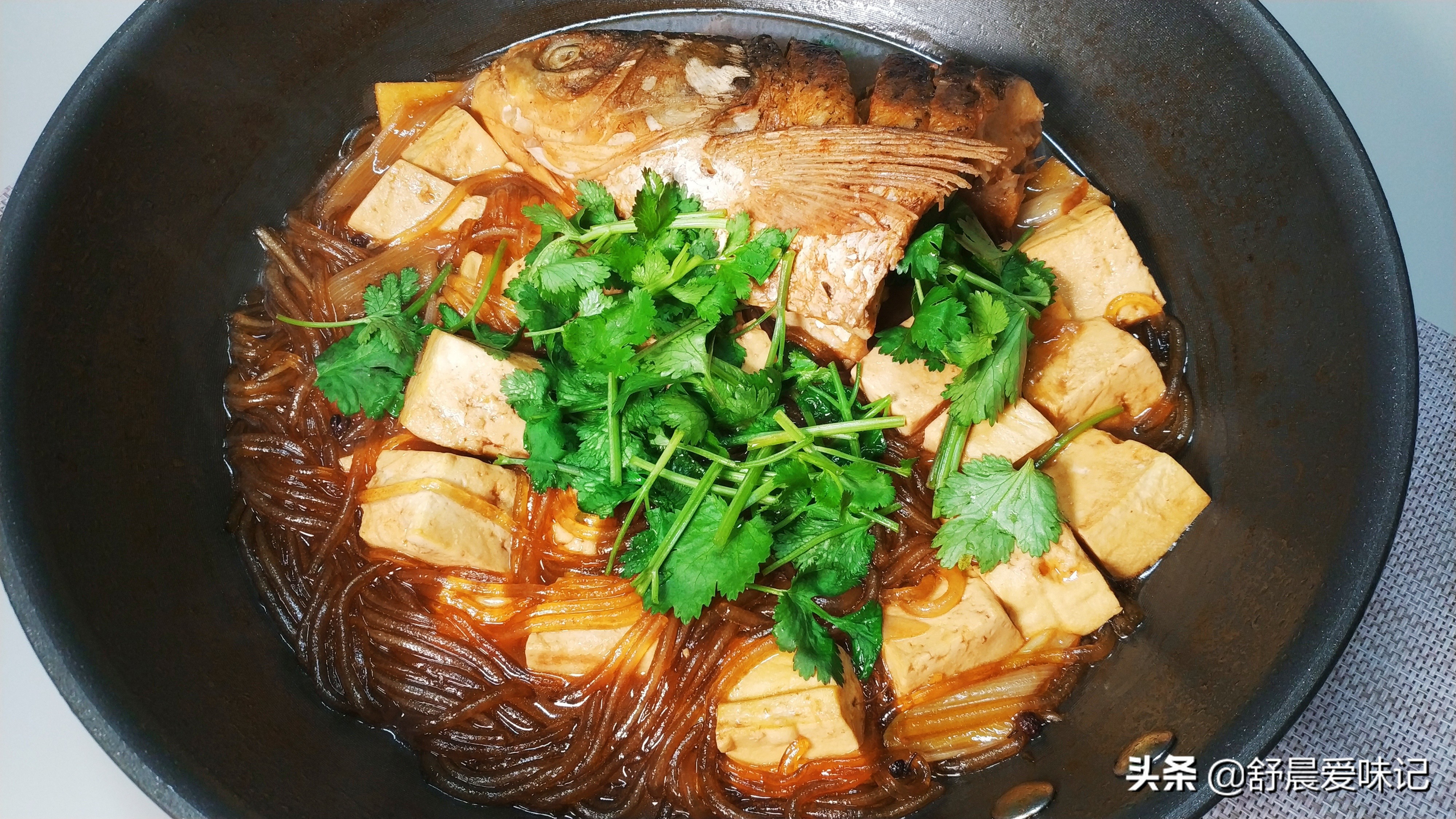 鱼头不是只能炖鱼汤,这样做更受欢迎