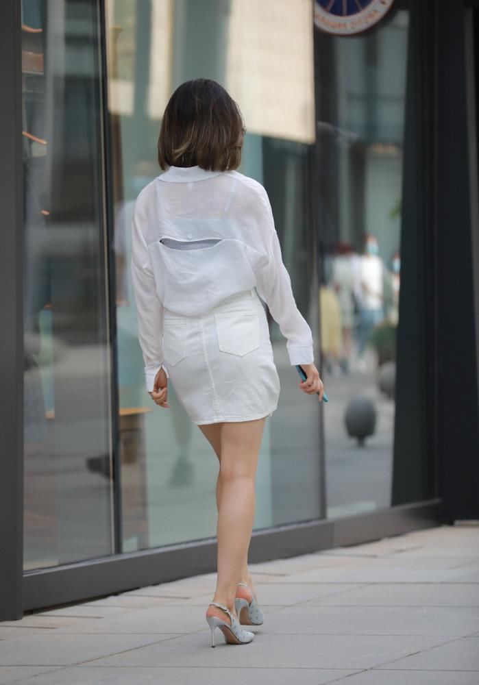 搭配|时尚又精致的牛仔裙,搭配“薄纱”衬衫,帮你轻松打造优雅气质