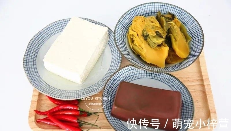 天冷时，一定要吃这一锅，酸爽开胃，没放肉，却比肉还好吃