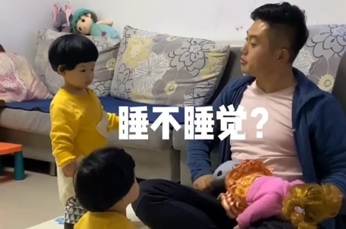 奶爸|奶爸“杀鸡给猴看”式带娃火了,娃动真格的了,糟老头子坏得很