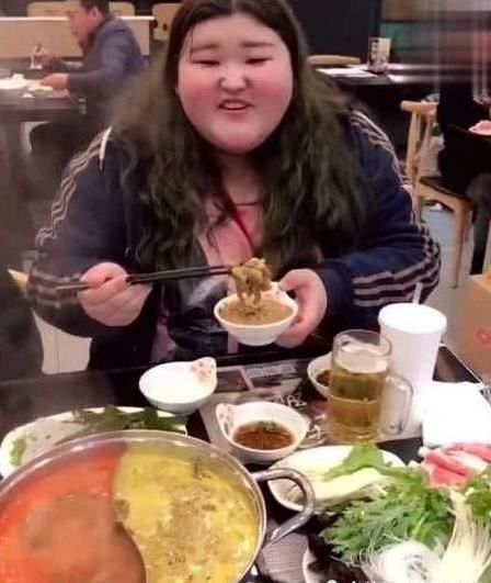 节食减肥|早上空腹“禁止”吃3物，相当于喝油，怪不得“大象腿”一直在