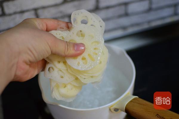 超下饭的莲藕吃法，比肉还抢手，专治夏天没胃口