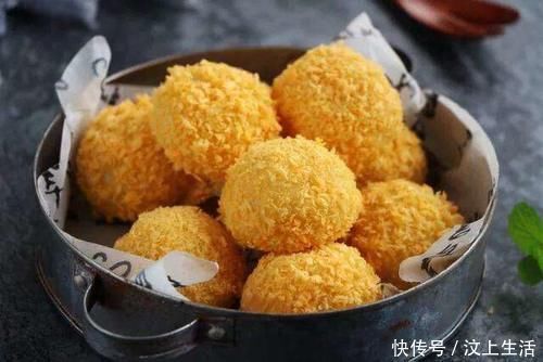 号称“世界最大”的奶酪球,高达88磅,切开后牛奶像瀑布般流出