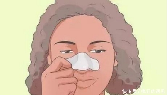 鼻子上黑头多怎么办,这样做让你告别“草莓鼻”
