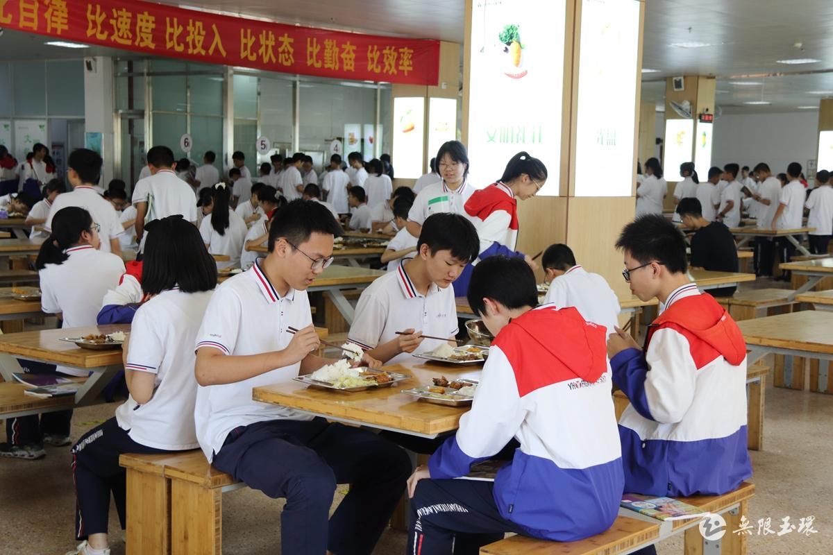 厨房|新学期开学,一起来看看孩子们在学校吃得怎么样?