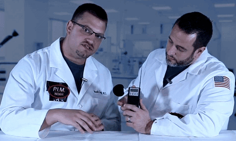 磁场|忙着捉鬼的头铁老外,用最高科技的装备当最专业的鬼魂猎人