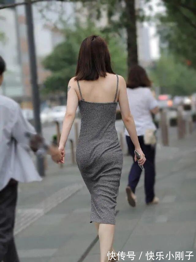 连衣裙|束腰贴身的连衣裙，让你美成焦点，特别好看