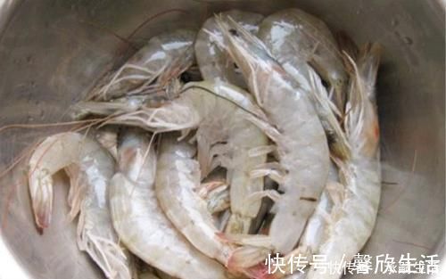 白水|白水煮虾时，先放盐还是后放盐这一步做错了，难怪虾又老又腥