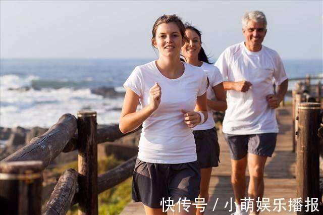 中老年人|长寿不生病的人,都有5种养生习惯,运动排最后,第1很难做到