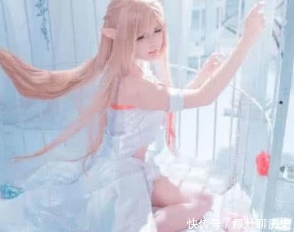 亚丝娜|“女装大佬”cos亚丝娜,抬起手的一瞬间,网友们都沸腾了!