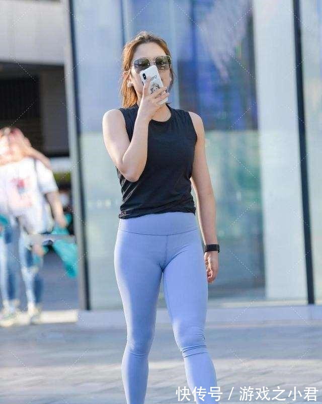 毛衣 鞋子搭配打底裤飘然动人，时尚美观又减龄，亮点十足！