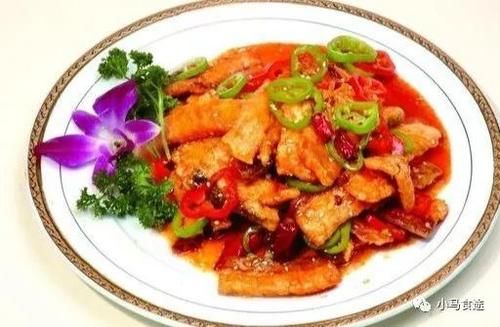 精选砂锅鱼头、炝锅鱼头、五香肉柳、酱爆肉丁等几道餐厅热菜做法