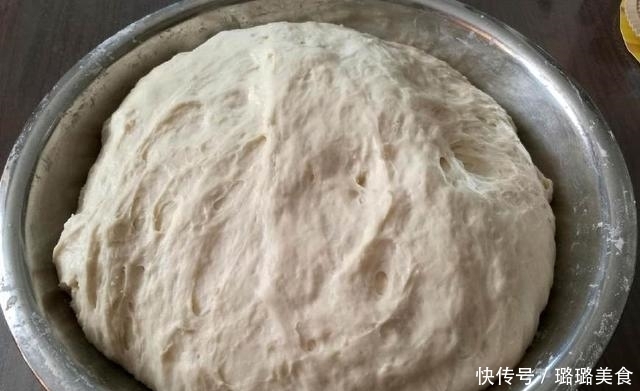 发面时加点它,10分钟就能发好面,蒸出的馒头又大又白,超级好