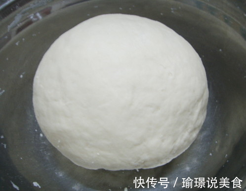少了它，难怪馒头不香甜！蒸馒头时，很多人只会加酵母！