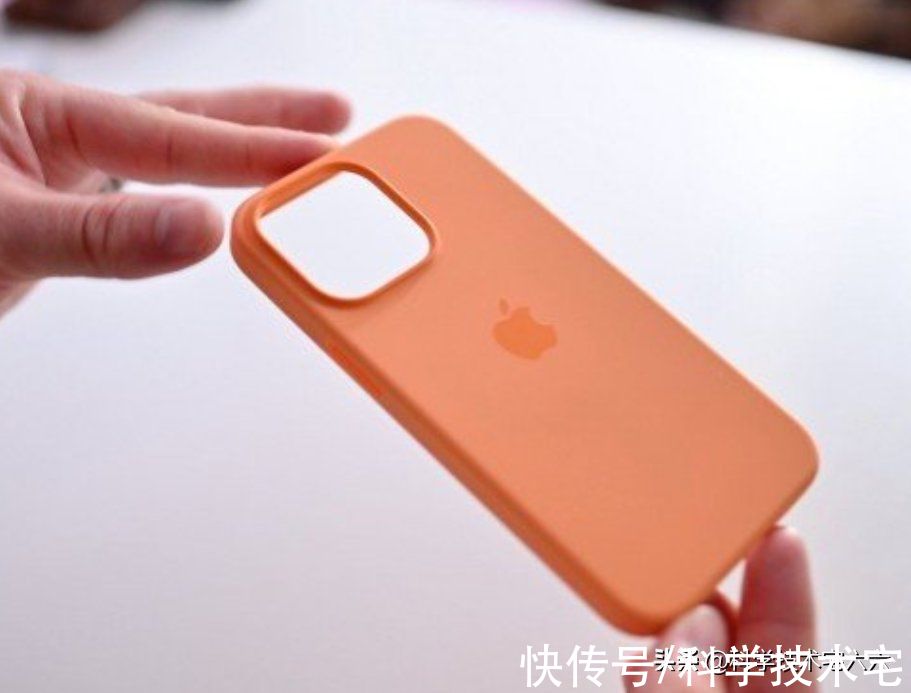 官方|售价近四百元，iPhone13的官方手机壳，是割韭菜的吗？